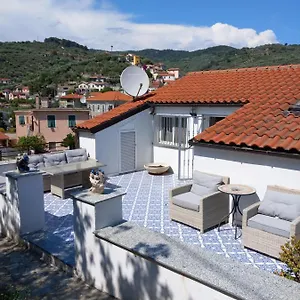 Appartamento Mansarda Con Terrazza A Diano, Diano Castello